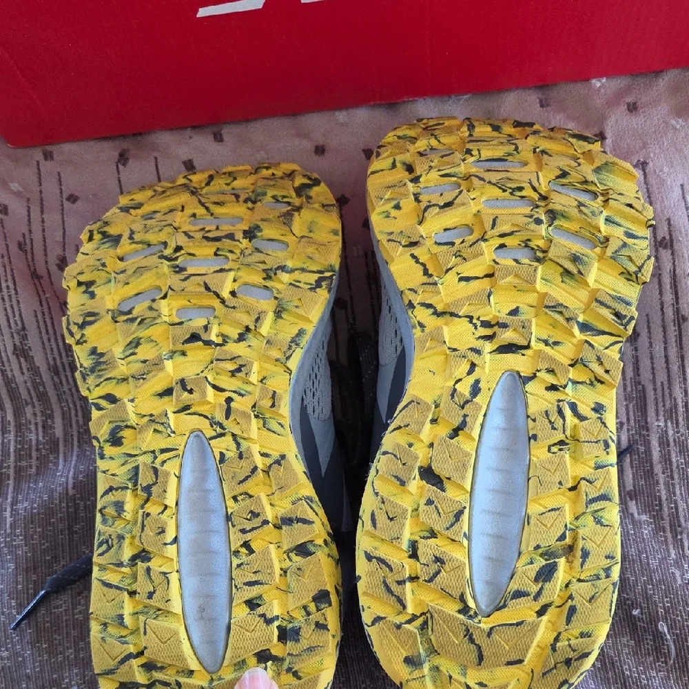 New Balance Women's Sneakers in Gray and Yellow - Picture 6 of 9